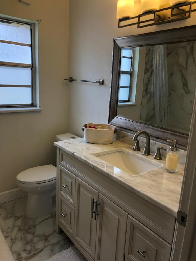 Cheerful 3 Bed House In A Cul- De-Sac! Βίλα Τάμπα Εξωτερικό φωτογραφία